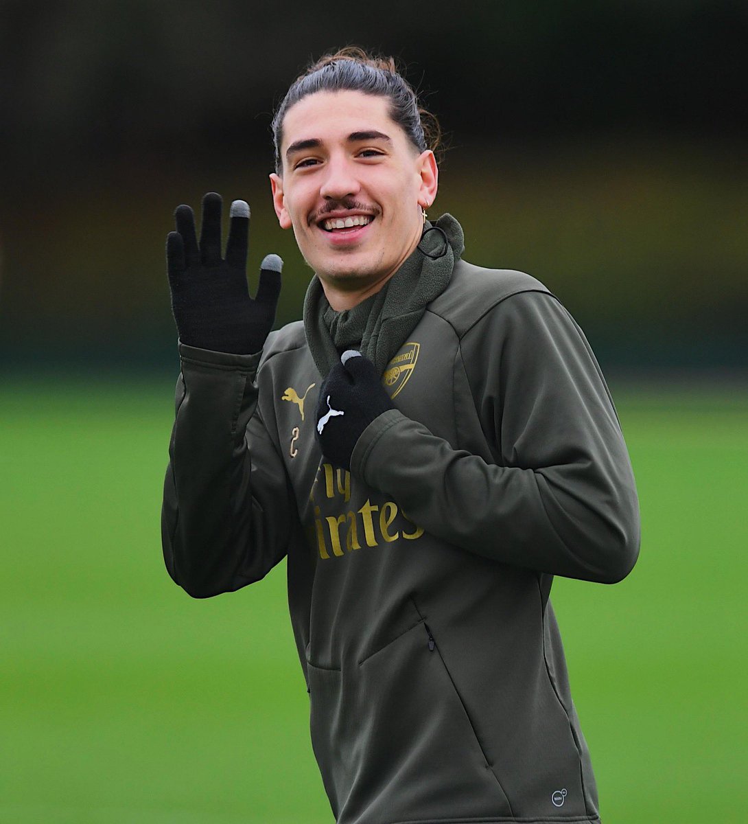 Arsenal's Héctor Bellerín says 'men should fight for and not hide away