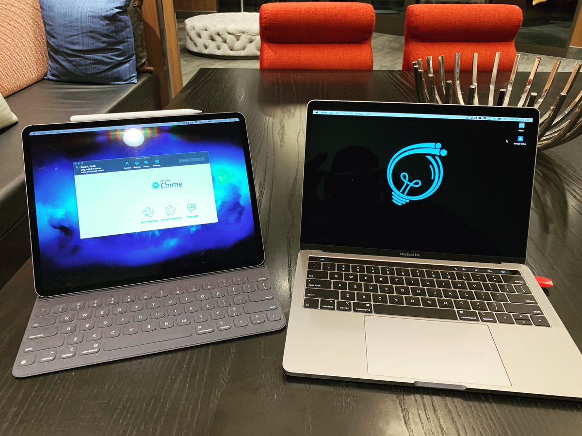 gmsmith's tweet photo. Perhaps one of the most useful pieces of tech in 2018 the @LunaDisplayHQ - extend your MacBook’s screen to your iPad. perfect for the mobile office. #tech2018 #entrepreneurlife #apple #ipadpro https://t.co/LuuzacMCke