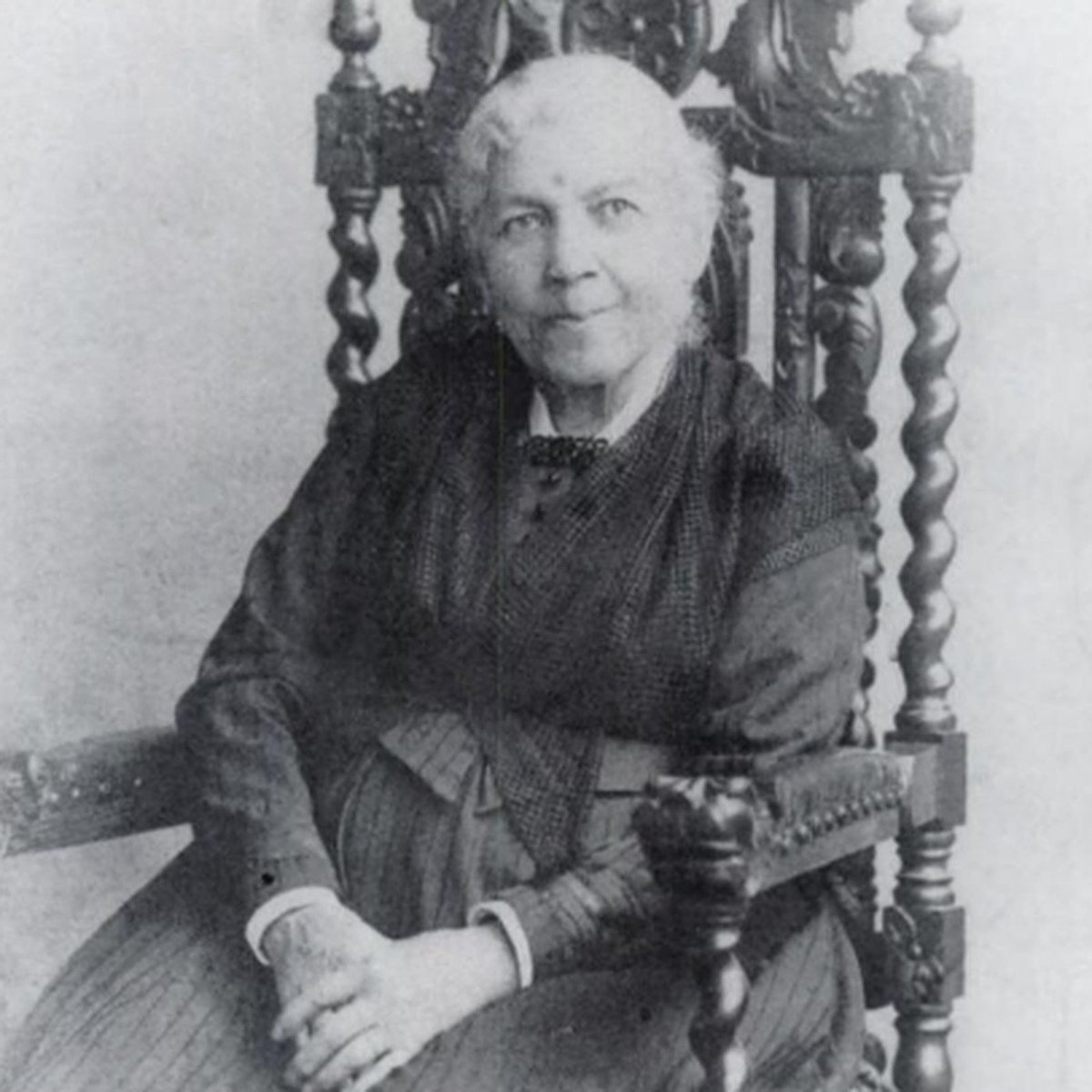 araujohistorian's tweet photo. In slavery, New Year's Day came with fear of family separation. Harriet Ann Jacobs wrote: "to the slave mother New Year's day comes laden with peculiar sorrows. She sits on her cold cabin floor, watching the children who may all be torn from her the next morning." #slaveryarchive https://t.co/bWJFLORBln