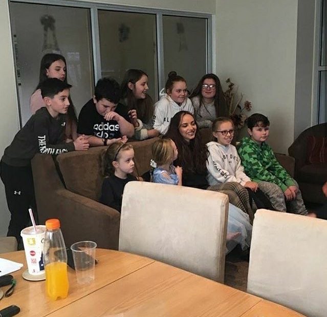 JThirlwallPol's tweet photo. 📸 | Jade dwa dni temu z dziećmi w fundacji "Cancer Connections” https://t.co/BmR9uWGKi2