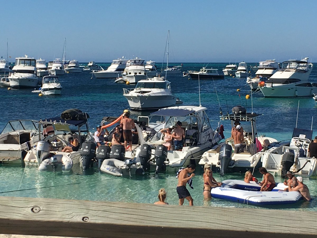 justcompete13's tweet photo. #NoFilter NYE day in Rotto with @BrileyKnight No Quokka Socca allowed.  Cute little fellas. https://t.co/C6uVxMhpTR