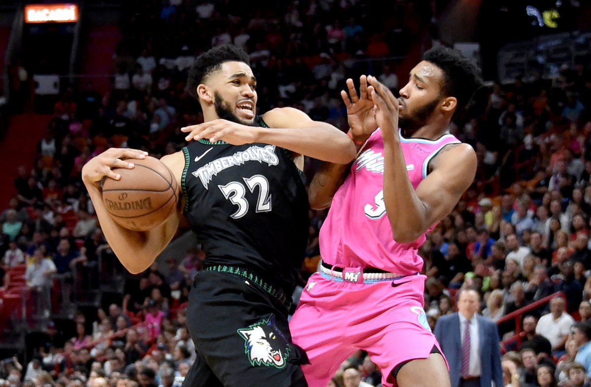 elnuevodiariord's tweet photo. Karl Towns se luce en victoria de Timberwolves sobre el Heat 

https://t.co/mAP9hMr0ET

#ElNuevoDiarioRD #KarlTowns #SeLuce #EnVictoria #Timberwolves #Sobre #ElHeat https://t.co/XF170wwYK7