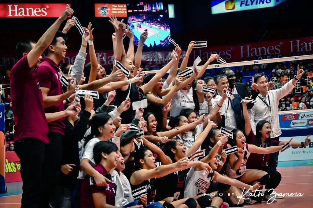 ShakeysLeague's tweet photo. Our 2018 highlight! The inaugural season of PSL Collegiate Grand Slam, thank you UP, UST, UE, FEU, DLSU-D and CSA Biñan for participating! Happy new year everyone! #PSLCGS https://t.co/lHd2qVjEsS