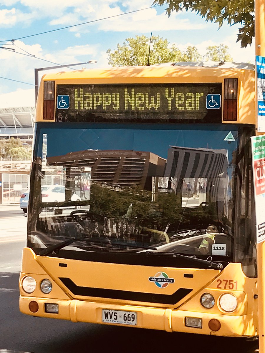 brush5791's tweet photo. W Adelajdzie nawet autobusy miejskie składają Wam noworoczne życzenia 🥂 A 2019 powitamy tutaj już za nieco ponad godzinę... https://t.co/OXTiJeLi7l