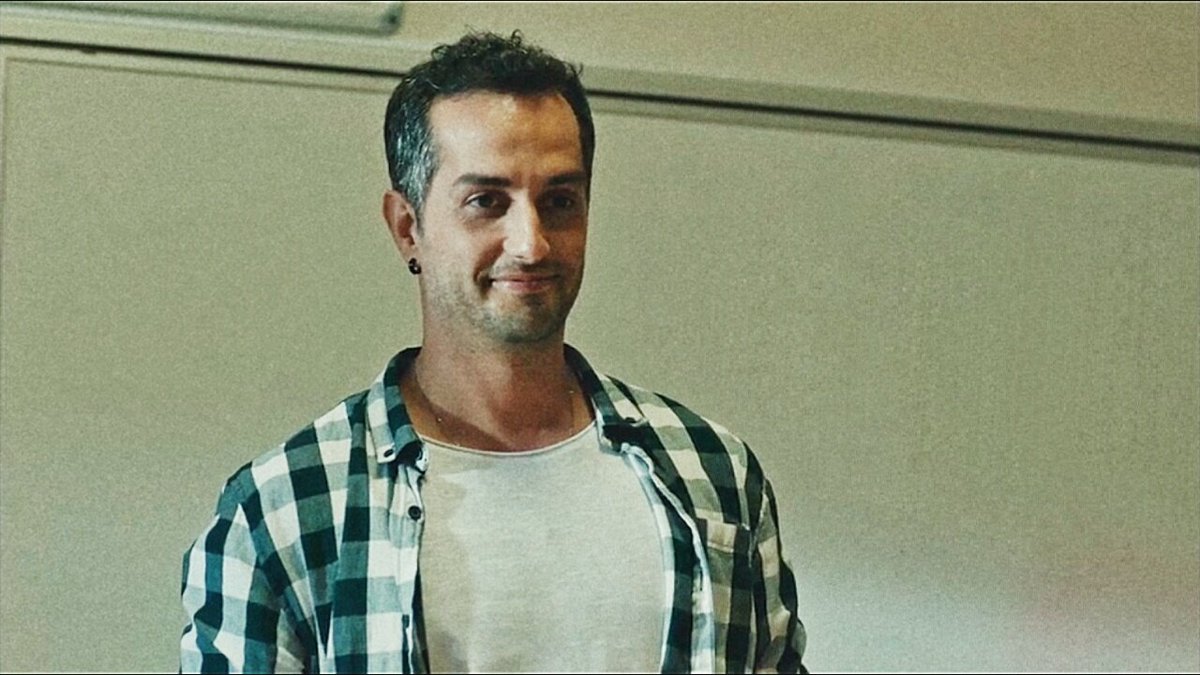 AvluSinan's tweet photo. 2018 başı // 2018 sonu 

#AvluParodiAilesi #avlu https://t.co/fDN5YyjbeL