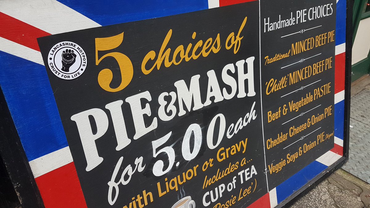 davey_ble's tweet photo. @thehotpots tagged at the traditional pie and mash shop in Greenwich. A Little bit of Lancashire darn sarth. 👍 https://t.co/OPuO2Rt07H