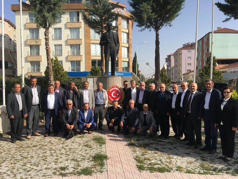 golhisarbld's tweet photo. Cumhurbaşkanımız Sayın Recep Tayyip Erdoğan'ın muhtarlara hediyesi olan 19 Ekim "Muhtarlar günü" münasebetiyle ilçemizde bir dizi etkinlik yapıldı. https://t.co/KY0uj2JXFD