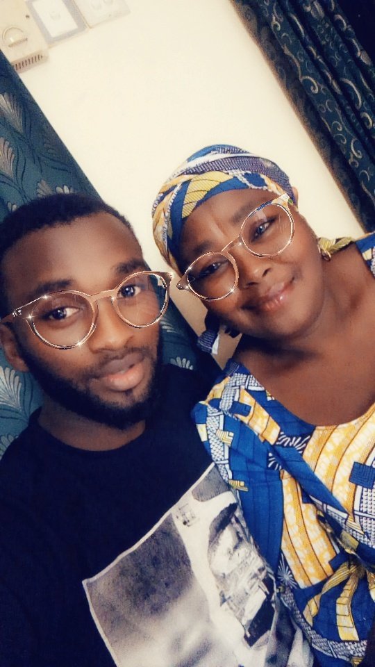 harunbrokerage's tweet photo. In addy to meπ
Lemme introduce my one and only to you guys
#Top4of2018 #selfiewithmom
#motherson #Top4of2018
#LastDayof2018
#LastDayOfTheYear
#2019WeMove
#AkwaIbom https://t.co/RgY6aUyt8r