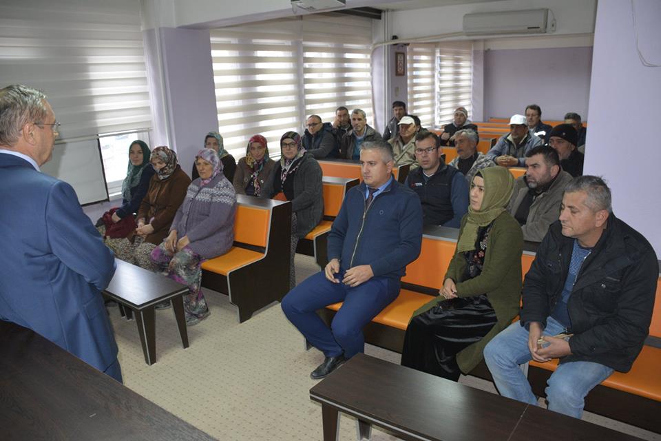golhisarbld's tweet photo. BELEDİYE BAŞKANIMIZ DR.RAMAZAN CANURAL 17 ARALIK' DA İŞE BAŞLAYAN İŞKUR PERSONELİ İLE TOPLANTI GERÇEKLEŞTİRDİ. https://t.co/q4LUT3Ywuy