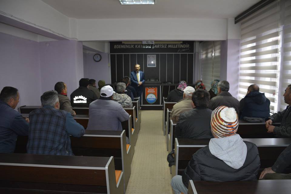 golhisarbld's tweet photo. BELEDİYE BAŞKANIMIZ DR.RAMAZAN CANURAL 17 ARALIK' DA İŞE BAŞLAYAN İŞKUR PERSONELİ İLE TOPLANTI GERÇEKLEŞTİRDİ. https://t.co/q4LUT3Ywuy