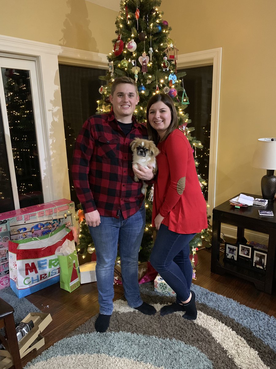 kaitlinkerr120's tweet photo. 2018 was the best, I moved in with my best friend and we started our little family ❤️ ready for 2019 with the loves of my life 😍❤️ https://t.co/YsHlR7S3AA