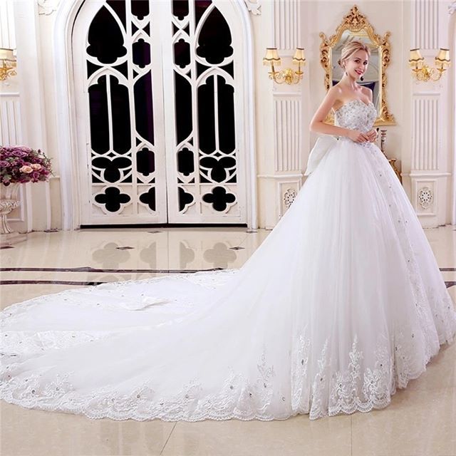 #hi #all #monday #happynewyear2019 #happyholidays . #weddingdress #bride . via Ritoot blog . follow us #ritootfashion .
.
.
.
. #bridetobe #bridetobe2018 #bridetobe2019 #shesaidyes💍 #allure #engaged #engaged💍 instagram.com/p/BsDRBt_nXGR/