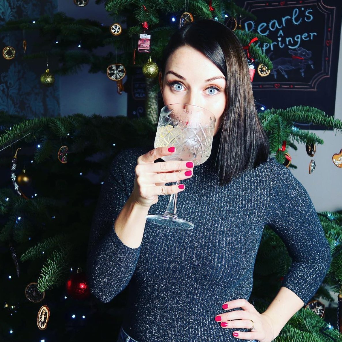 Holly the Gintern tweet media