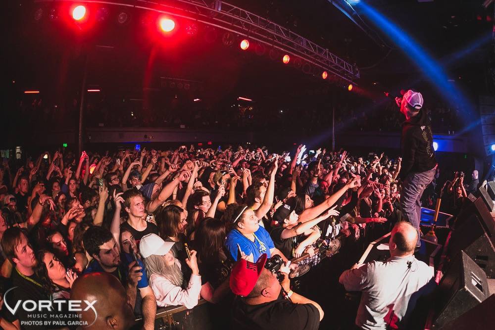 nashapoo12's tweet photo. 3 years ago:
I’m the one in blue in front lmfao
That smile on my face is true happiness
#MacMiller #goodamtour @MacMiller https://t.co/hIkxsjhh6o