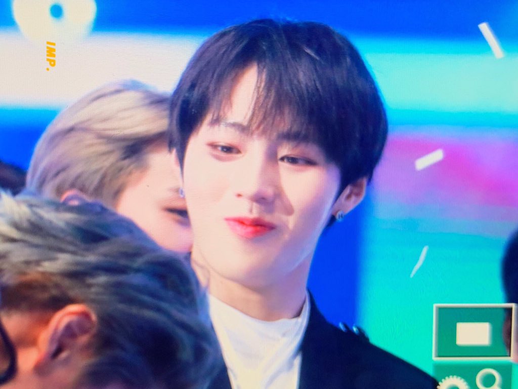 lucetecloud's tweet photo. 이제에 스물여섯쨜 돼나보네에에ㅔ?~~~~ 음청어른스러워진것같네에에에에?~~~~~~~~���야~~~~🤭🤭 https://t.co/RIVPhzvMWB