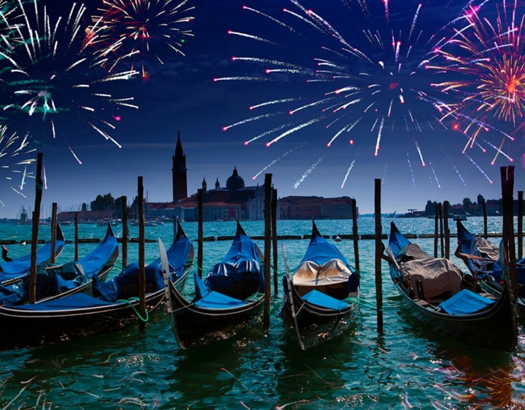 May the New Year bring you warmth, love and light to guide your path to a positive destination! Have a #HappyNewYear2019! #BuonAnnoNuovo! 🎆 #dcqitalia
#Italy #Italia #Italie #travel #HAPPYNEWYEAR