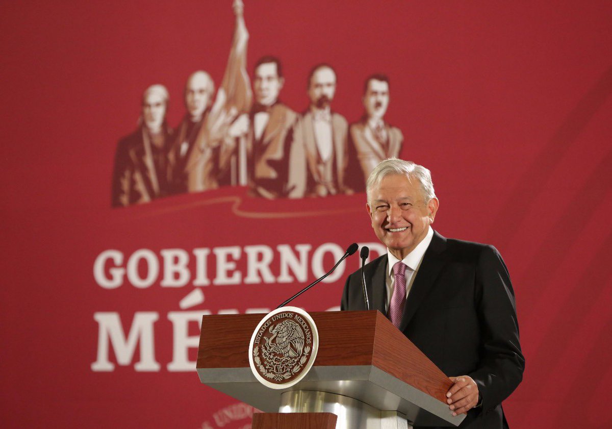 lopezobrador_'s tweet image. Todos los mexicanos tenemos derecho a vivir y ser felices; es mi deseo para 2019.
bit.ly/2QXyXJ7