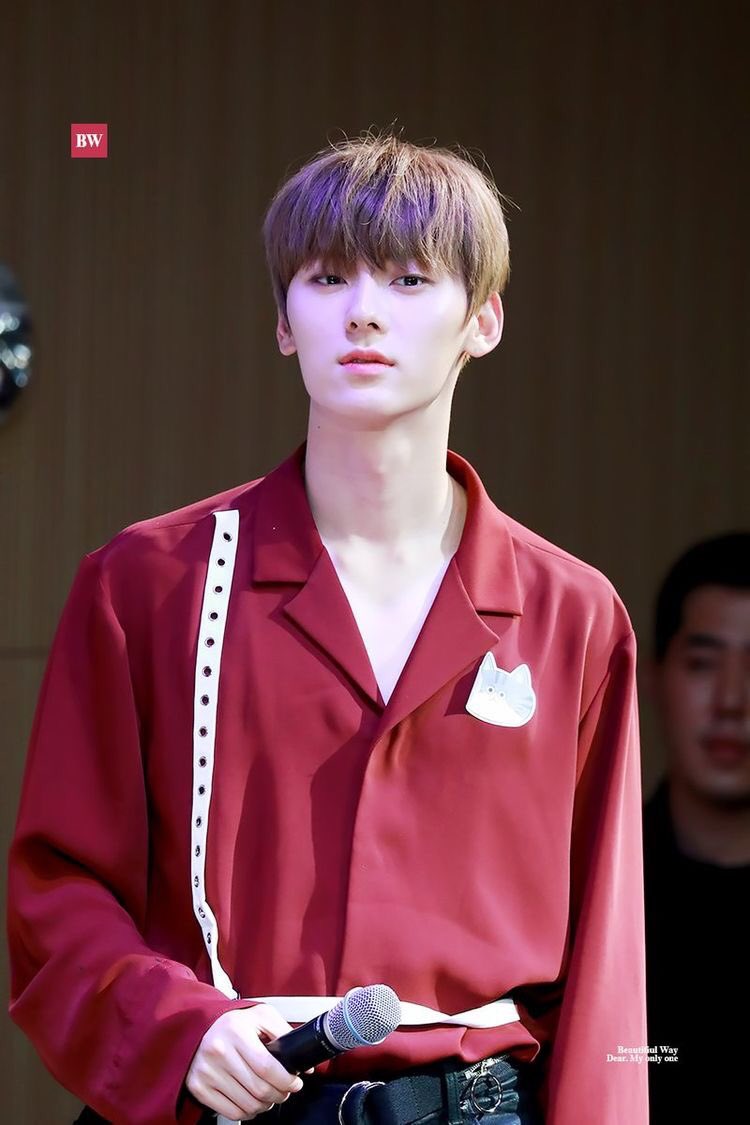 gionistxminhyun's tweet photo. 🎆🎉HAPPY NEW YEAR 2019 🎊🎇
สวัสดีปีใหม่ 2562 นะครับทุกคน ขอบคุณที่ยังอยู่กับผมนะ เป็นปีใหม่ปีแรกของผมกับคนในบอทเลย ปีที่แล้วผ่านเรื่องราวต่างๆมามาก แต่ก็ยังมีพวกคุณที่คอยอยู่ข้างผมให้กำลังใจและความรักกับผมมาตลอด ขอบคุณนะครับ ผมอยากมีทุกๆคนอยู่ในทุกปีนะ 💙 https://t.co/33sd4je6LL