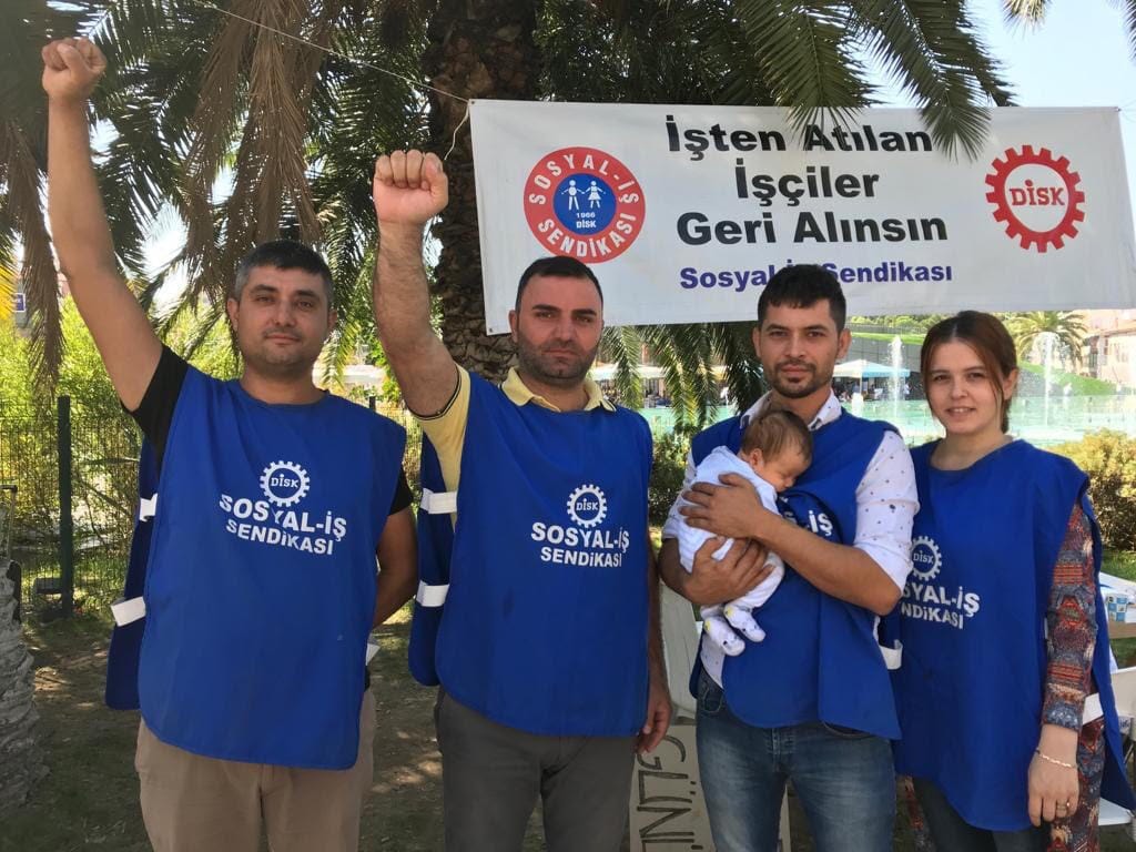 istanbul_ebd's tweet photo. 2019 zaferleriyle gelecek

İzbanda, Flormarda, Cargillde, Aydın Belediyesinde, Tarişte ve mücadele edilen heryerde zafer emekçinin olacak

#İzbanİşçisiKazanacak
#EfelerİşeİadeEdilsin
#FlormarİşçisiKazanacak
#TarişTadınıKaçırma
#EveEkmekCargilleSendika

#KrizinBedeliniÖdemeyeceğiz https://t.co/QOk6q7UtkZ