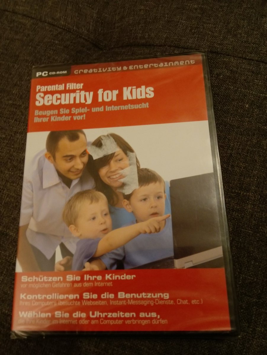 Freiwurst's tweet photo. auf dem #35C3 gab es "TCP/IP basics" für #ANTIFA, technikfremde Menschen, Menschinen und genderfluide Einhörner.
Für den #36C3 haben wir bereits was passendes gefunden. https://t.co/ndaL7mrklO