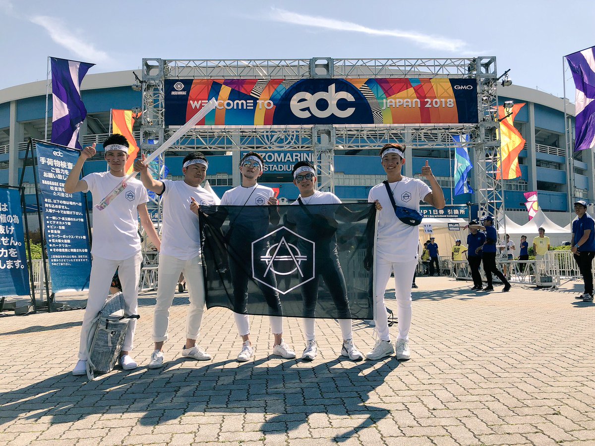 ta_rav4's tweet photo. 2018年の音活 振り返ると
国境も超えて、いろんな所行って、憧れのDonさんを3度も拝めて、素晴らしい方と出会えて、各地の方と交流できて ほんま幸せな1年やった！
来年もいい音活ができますように😆 https://t.co/GtwRUUWDzd