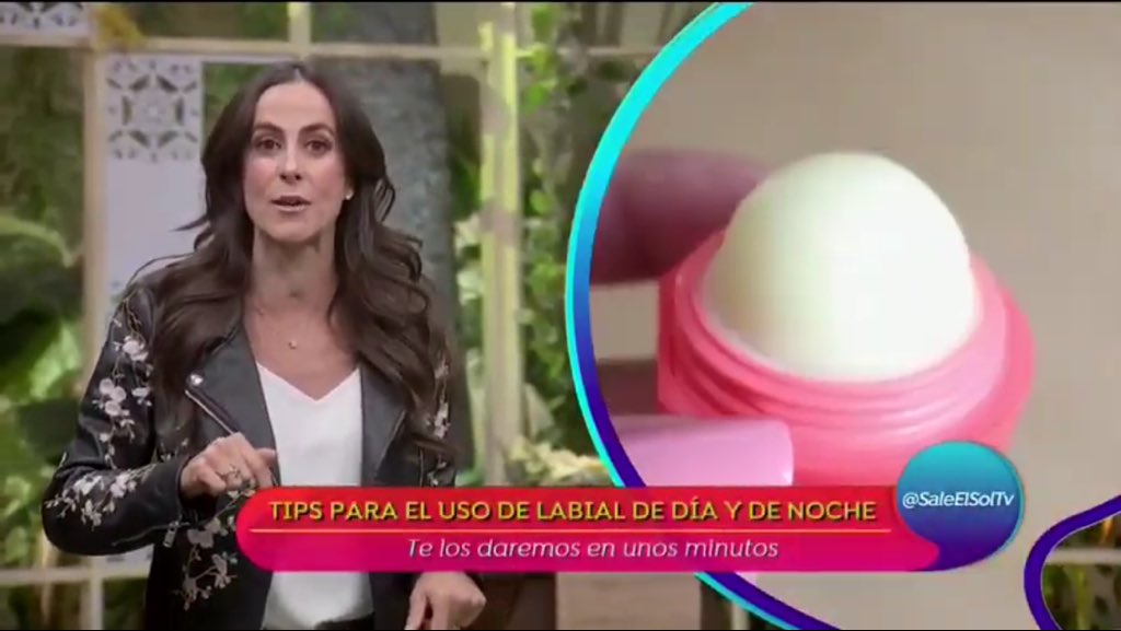 PauMercadoFans's tweet photo. @MercadoPaulina Ya viéndote desde muy temprano en el último día del año. Te amamos! https://t.co/xIhDFHHgM5