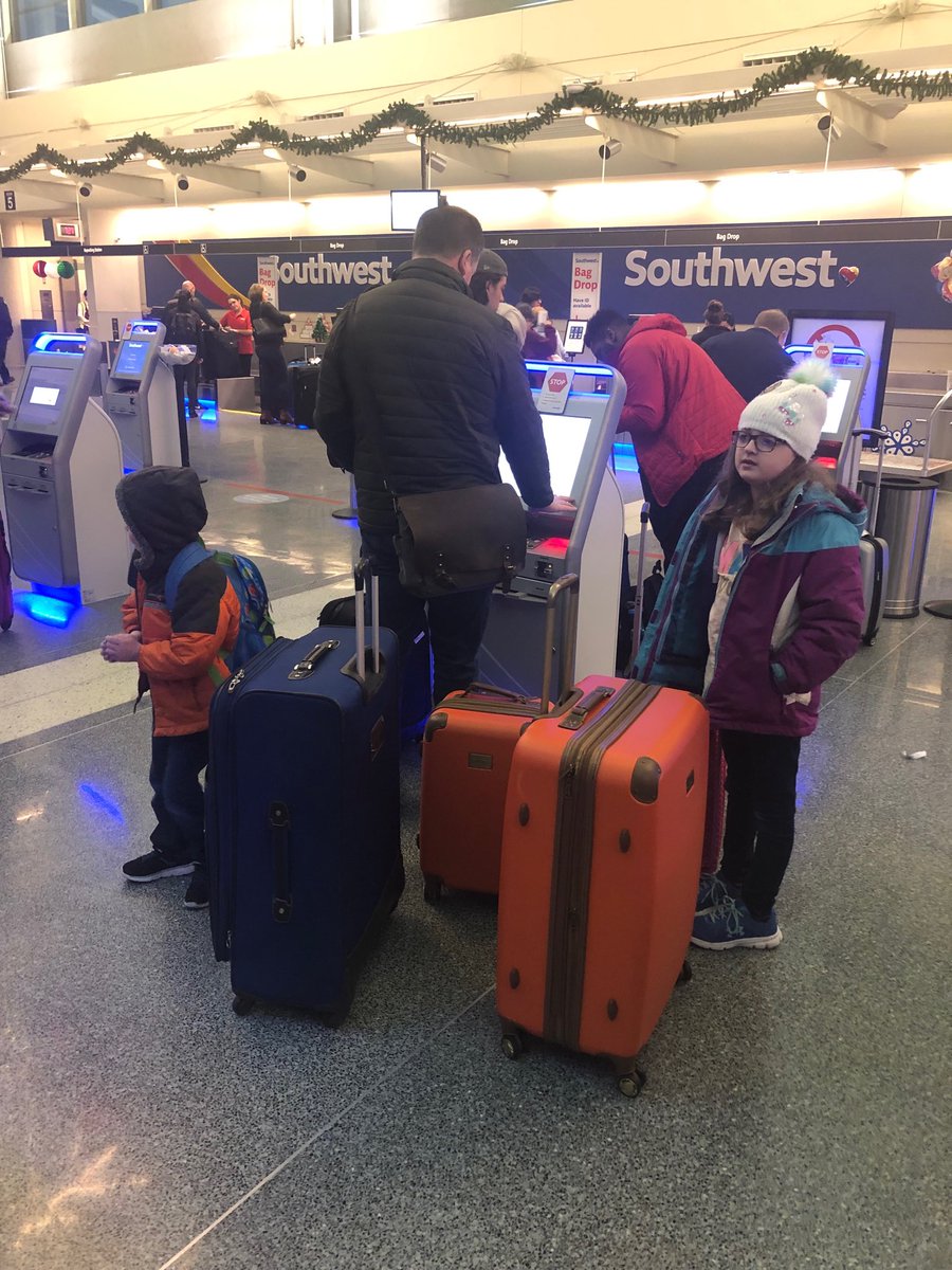 BgreeningDos's tweet photo. On our way home! #nogreeninggrinches https://t.co/IK2XolpiMi