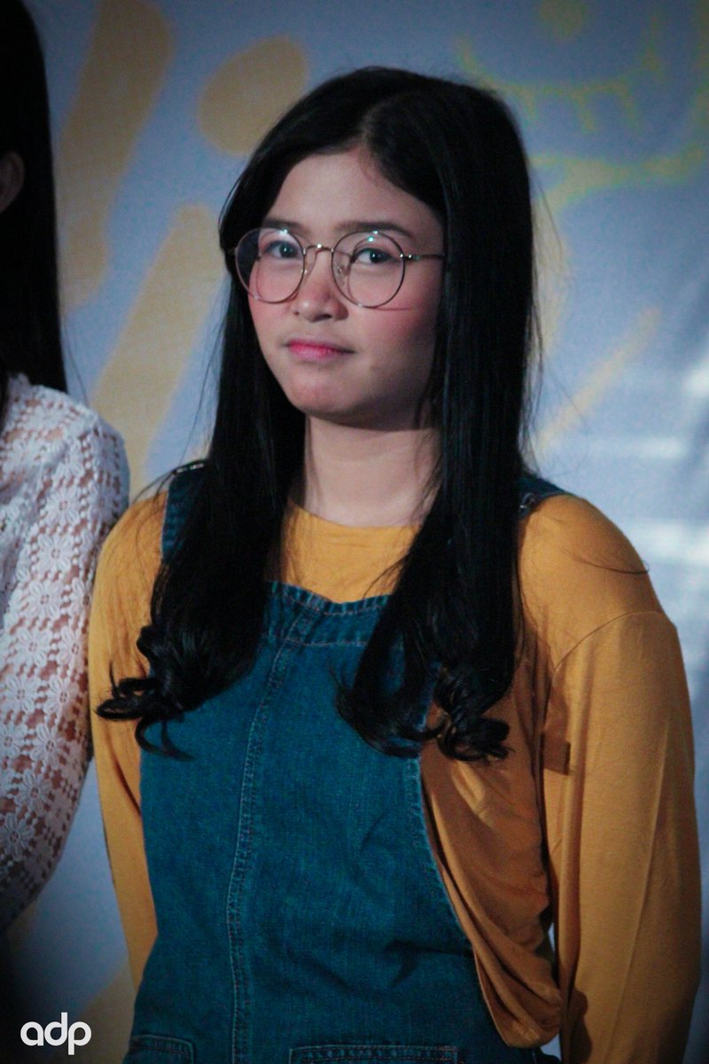 arisdiprasetyo's tweet photo. Riska Amelia Putri @R_AmelJKT48 - Handshake Event Saka Agari Jakarta

@ Menara 165, Jakarta [23.12.2018]

#JKT487thAnniversary #JKT48SakaAgariHSF #jkt48 #jkt48member #jkt48acoustic #jkt48academy #fjkt48 #jkt48idol #jkt48idolgroup #jkt48official #jkt48oshi #jkt48tv #jkt48update. https://t.co/wVB405Wr8u