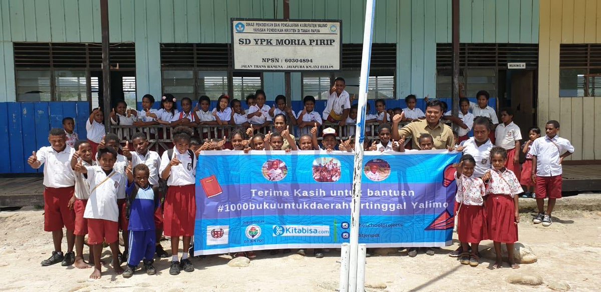 theschoolprjct's tweet photo. The School Projects collaborated with the Directorate General of Disadvantaged Regions Development (@DitjenPDT) under the Ministry of Villages, Disadvantaged Regions Development and Transmigration (@KemenDesa) to provide quality reading books in YPK Moria Pirip Elementary School https://t.co/mnFtJgnJVk