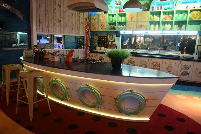 bigg_lover's tweet photo. Last few pics when #Biggboss12 house was closed

Going to miss it badly

B bye Will come next year.. 

Tab tak apna nam kro

Apna nam kroge toh maata pita ka nam hoga

Maata pita ka naam hoga toh desh ka nam hoga

Mata pita ka nam na hoga toh.... ? 😂

#BB12 #DipikaKakar https://t.co/W06AHFfXGA