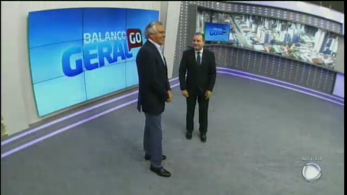 juninhobentojb's tweet photo. Cenário novo na RecordTV Goiás! #BGGO https://t.co/X5L6umpFMZ