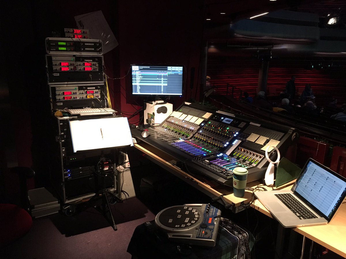 cardandpixel's tweet photo. Final show, itβs been a genuinely wild & eventful ride. Thank you all, colleagues, cast, crew and audiences for a really enjoyable 2018 panto season.
#robinhood #panto2018 #castindoncaster https://t.co/6CFaNNbFTZ
