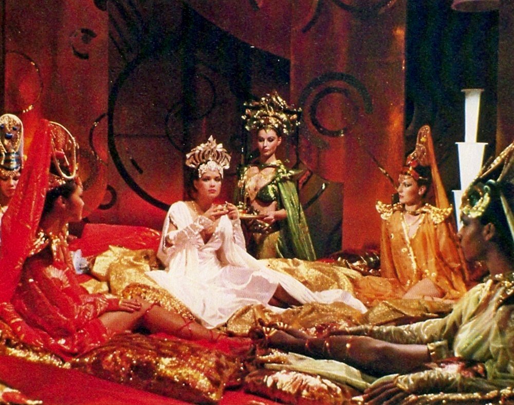 Script mix-ups dogged the production of Flash Gordon. At one point Melody Anderson spent six hours in make-up being turned into a giant vampire spider, before De Laurentiis pointed out it had nothing to do with the film and ordered her to change.