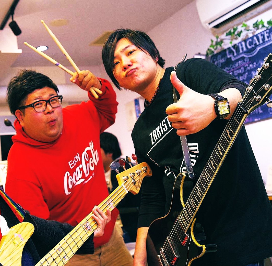 NiceCoooke's tweet photo. 【謹賀新年】

あけましておめでとうございます！！！！

現在は作曲やメンバー募集含め水面下の活動ではありますが…
だからこそ今後も楽しい企画や今まで以上により良い曲を出せるように動いております。

2019年もNice Cokeをよろしくお願いします♫

Have a Nice Coke!!

#NiceCoke https://t.co/kJiMzQEYki