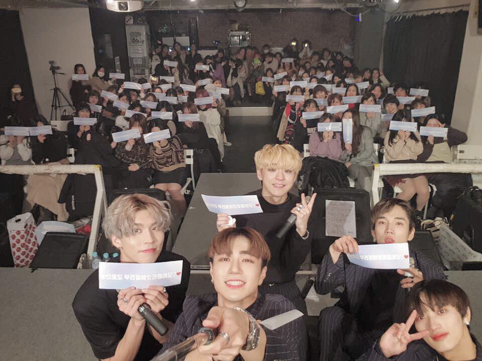 今年の初めにベナーが結成されて一日も抜かずに努力した一年を送りました😍今年ベナーを愛して下さったファンの皆さんに感謝の気持ちを伝えます😊来年デビューを目指す2019年を約束します💕😊皆さん明けましておめでとうございます💜