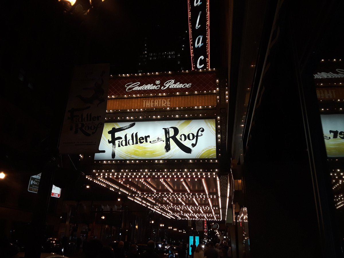 LydJG's tweet image. @broadwaychicago took mini-me to see #fiddlerontheroof after a hearty dinner @Macys #walnutroom #greattree #greatshow