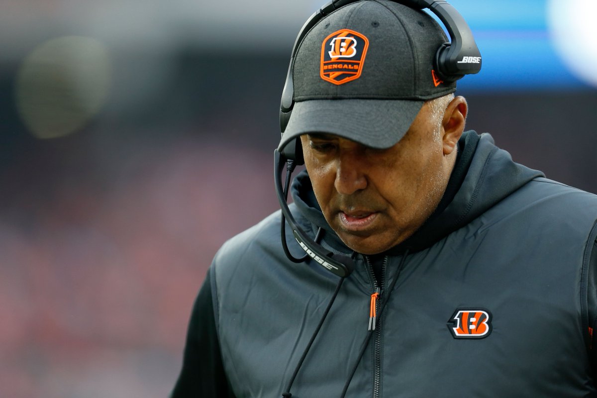 BleacherReport's tweet photo. Marvin Lewis has informed his staff he’s out as Bengals head coach after 16 years, per @TomPelissero.

0-7 in the playoffs https://t.co/ANlE4xYvuT