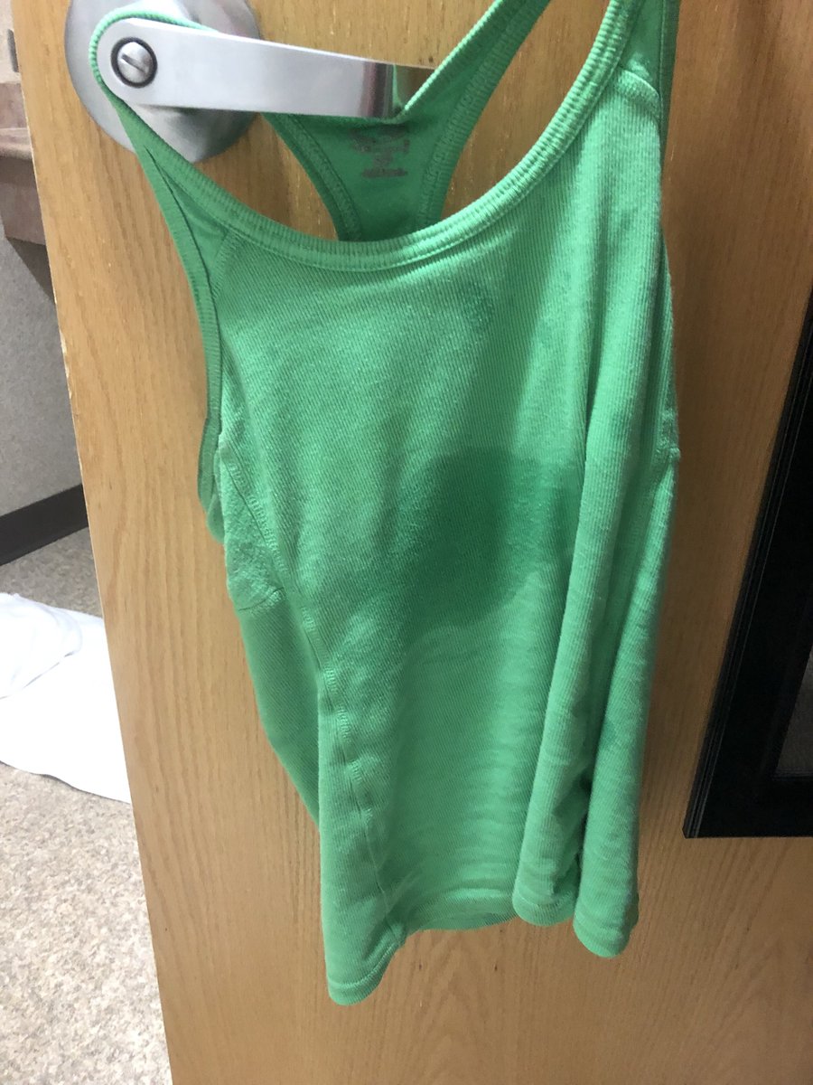 frmrich2married's tweet photo. #BackSweat & #BoobSweat. Yep, it happens.
Happy New Year to all the #WeightLoss & #FinancialGains #Resolution-ists!
Starting my current job ~6 yrs ago I was +15lbs & -$45K (school & car debt), & in a dying relationship. #ITGETSBETTER.
#debtfreecommunity
#exercise
#ilovefood https://t.co/w5UVThRrPw