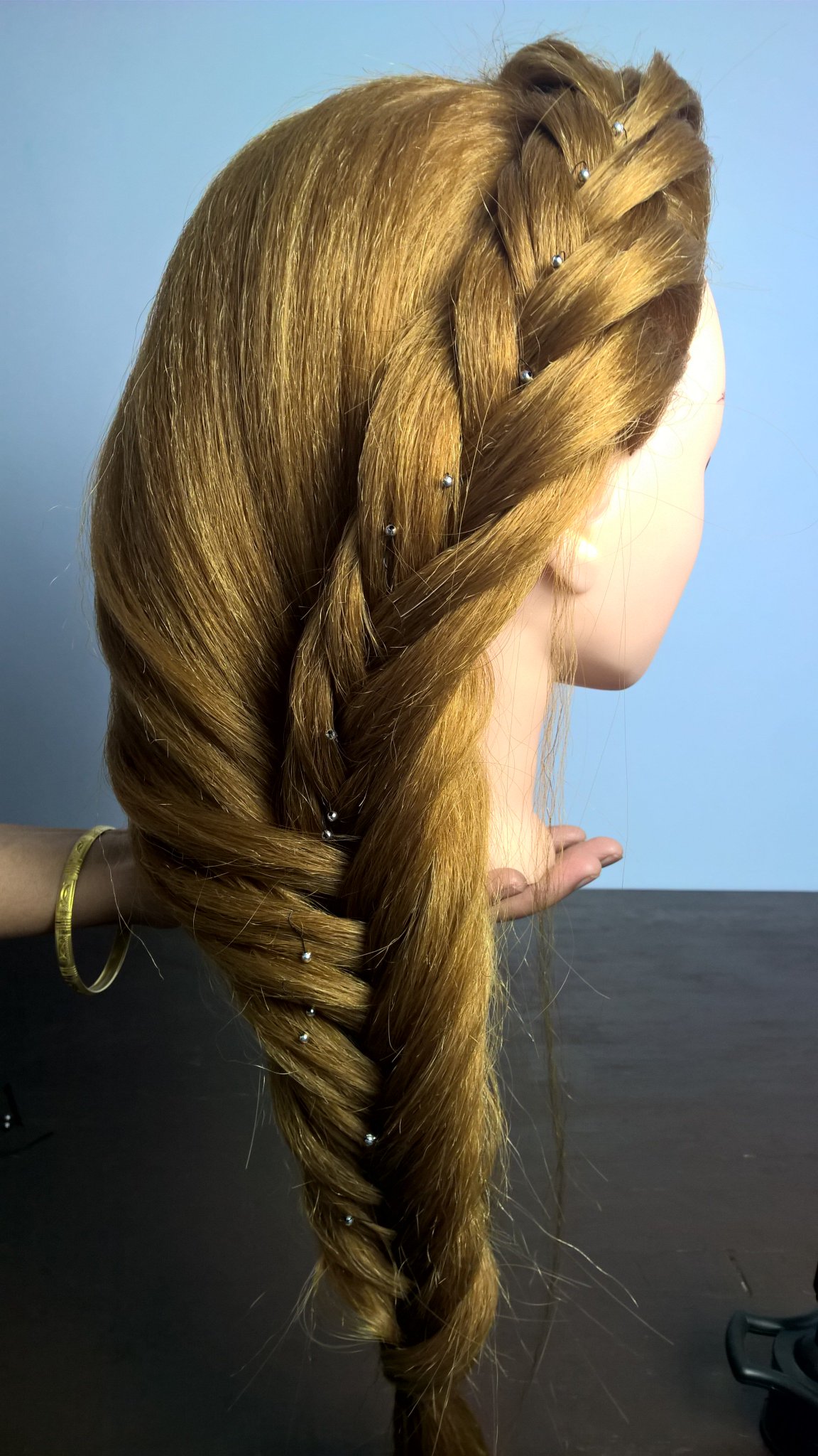 Charm Glow and Beauty auf Twitter: „A simple yet stylish barbie doll  hairstyle, learn step-by-step french choti (braid) hairstyles. #Braid # Hairstyles Watch All Video /93Y3JHRIK6  /Bie1RGRbUd“ / Twitter