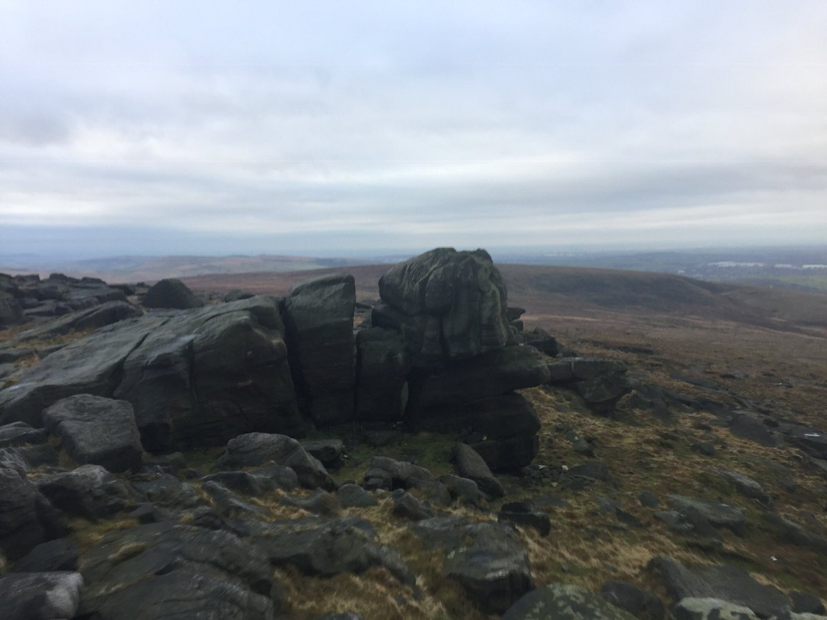WhittakerClaire's tweet photo. NYE Social run, up over Blackstone Edge from Hollingworth Lake 9-miles total, hosted by #RadcliffeAC but blustery but a cracking route, found it tough after 4-nights 😐🏃🏼‍♀️ #trails #fellrunning #runningbuddies https://t.co/oQdjWLC0Tv