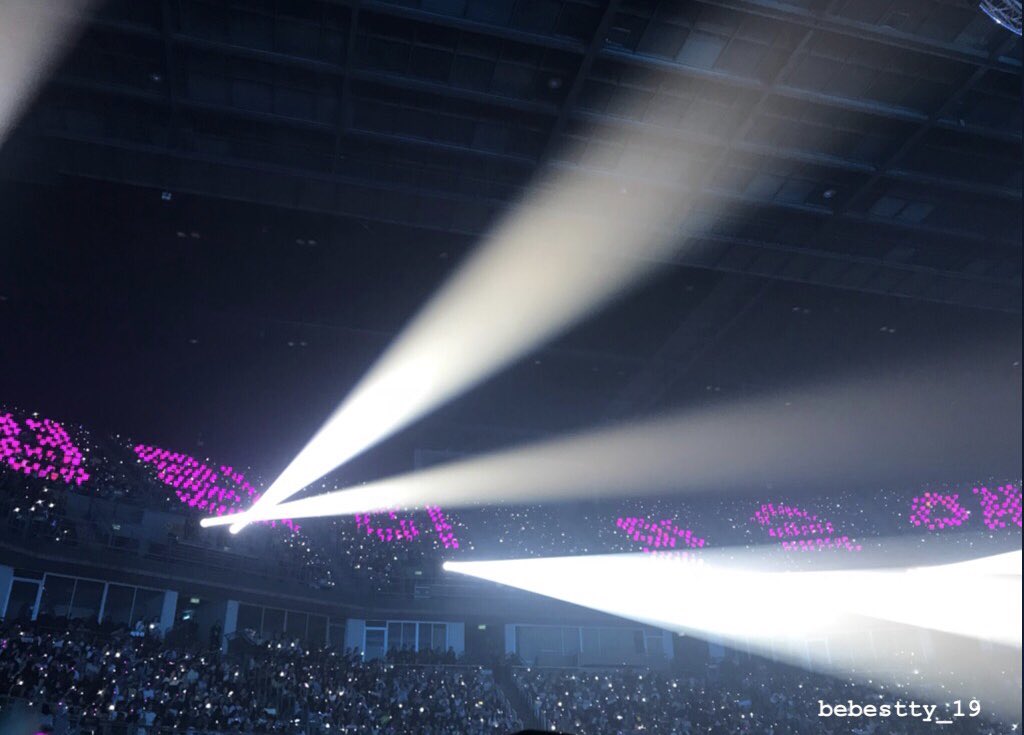 bebestty_19's tweet photo. Thank you for everything. Love you forever💛 #영원히_워너원 #언제나_워너원 https://t.co/QSmFbITKCN