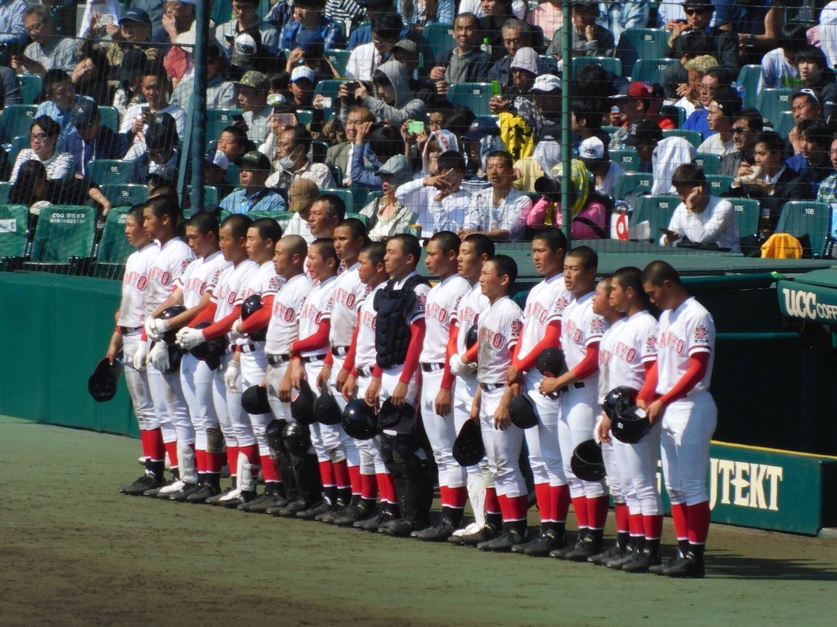 peach__AF1's tweet photo. 2018年1番充実した年じゃった。野球部みんなありがとう。2019年はとにかく英語を極め。。🇺🇸 https://t.co/v1ix4p4ZkI