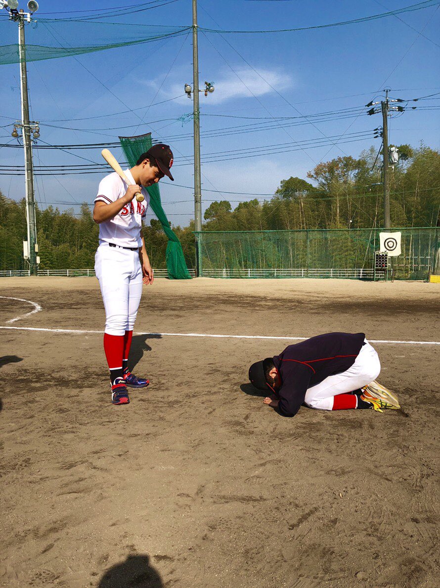 peach__AF1's tweet photo. 2018年1番充実した年じゃった。野球部みんなありがとう。2019年はとにかく英語を極め。。🇺🇸 https://t.co/v1ix4p4ZkI