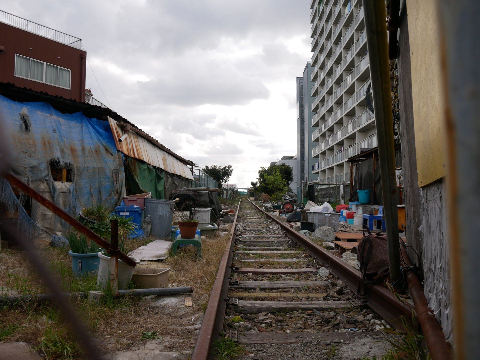 大町パルク C100新刊通販中 Twitterren 大阪臨港線廃線跡 線路内を耕作しないで下さい T Co Lm6p1vt0ya Twitter