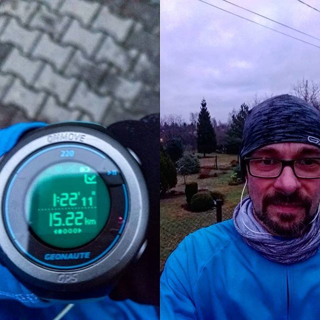 Hammer_1975's tweet photo. 15km na koniec roku zrobione 😁 W słuchawkach @camouflagemusic #timeforrunning #pobiegane #running #treningbiegacza #treningbiegaczapl #decathlon #onmove #onmove220 #bieganie #run #biegambolubie #health #mikołów #bieg #biegacz #runforhealth #trening… https://t.co/NL850PliMJ https://t.co/weKzJdOaaA