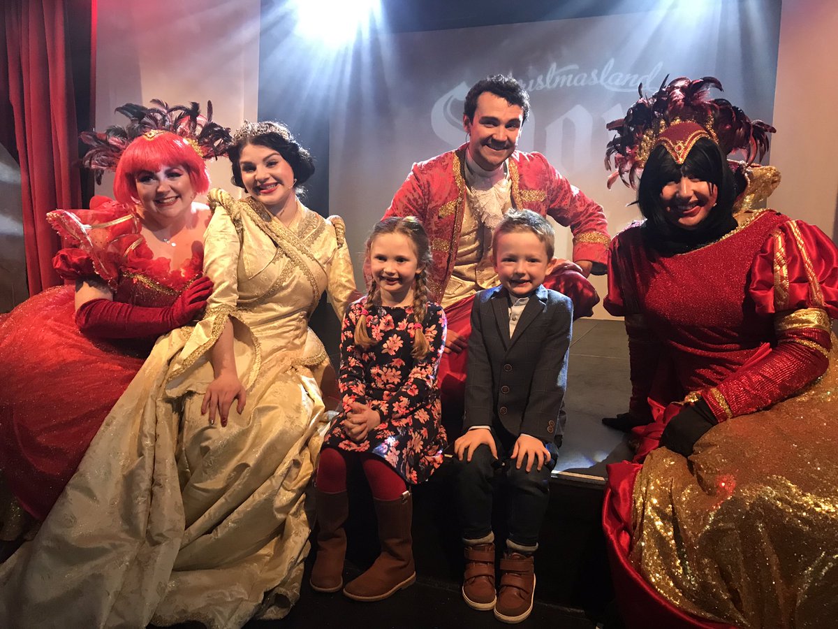 Tilly_LD's tweet photo. Absolutely brilliant show. Loved it!! @BluestoneWales #bluestonepanto https://t.co/REngw52Pyv