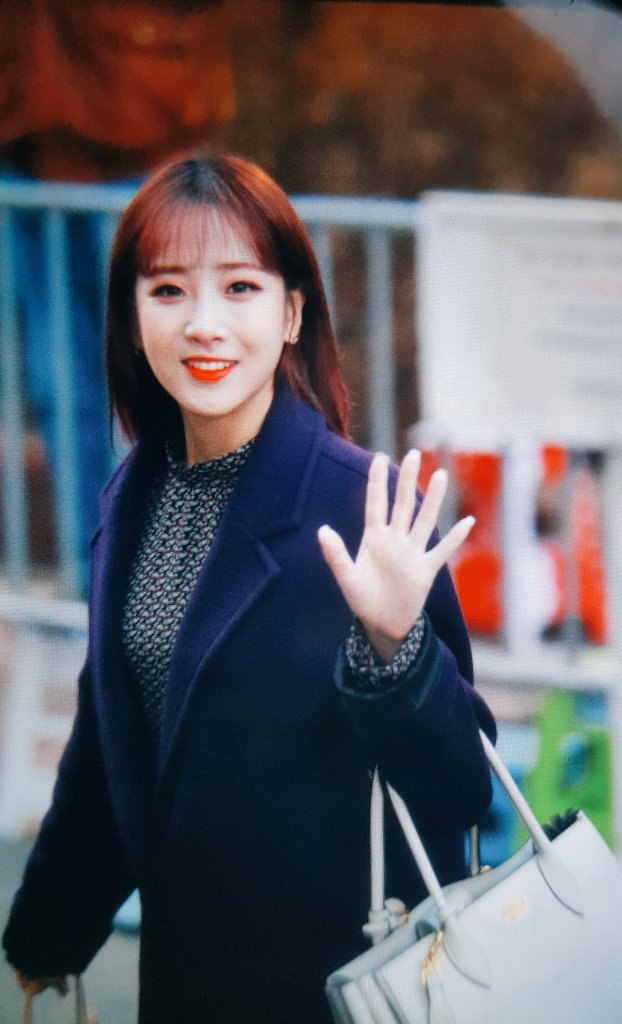 YooJiae_Delight's tweet photo. #HappyNewYear2019 
지애누나 2018년 한해 정말 고마웠구 2019년도 잘 부탁해요. 언제나 건강하고 행복했으면 좋겠다😁 https://t.co/l8dtEazMwo