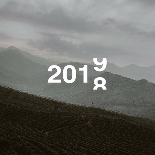 MisbahCh19's tweet photo. Let go of the old..
Embrace the new..
#GoodBye2k18 🖖
#Welcome2k19 🎉🎊
#NewYearVibes 💫 https://t.co/IrjQ7Gmh8V