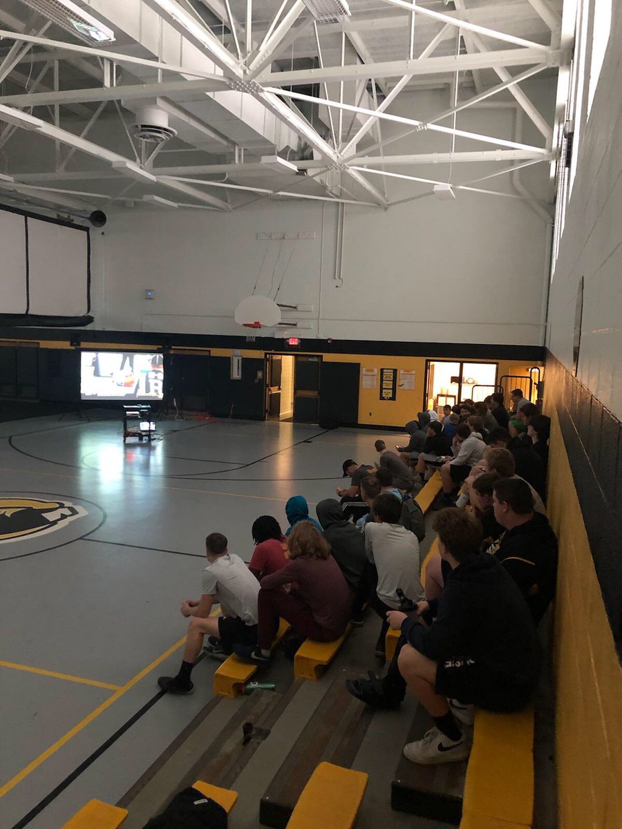 _RHSFootball's tweet image. When an alum is playing in a New Year’s Eve bowl game, of course you follow great lift with pizza and a watch party....always proud of @Cjefferies18!!! Good luck today. #BleedBlackandGold