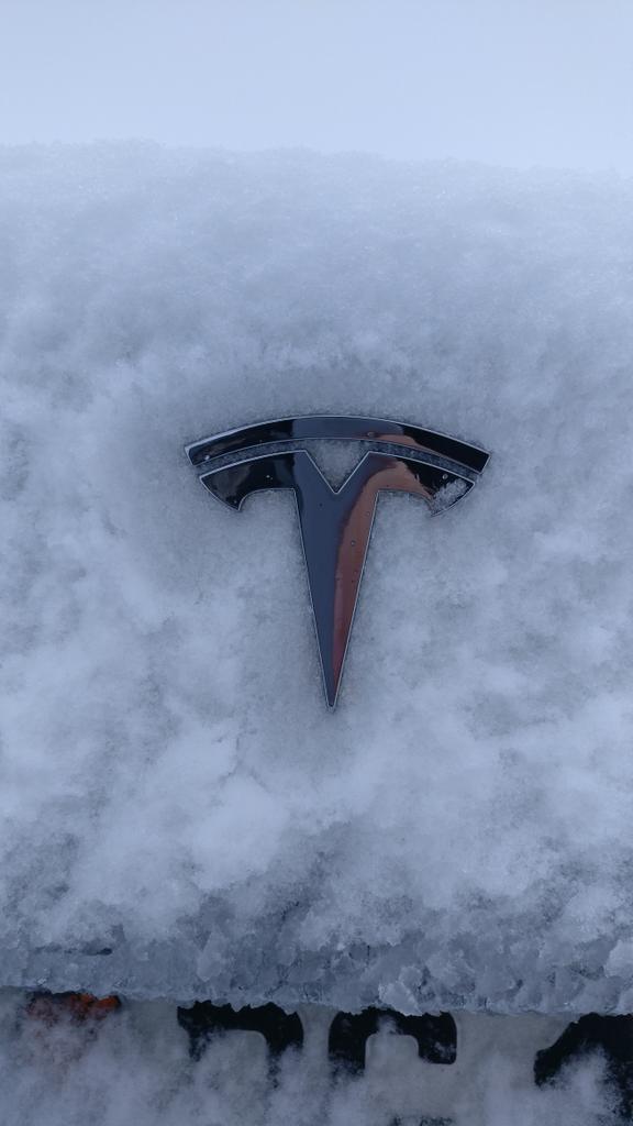 nextmove_de's tweet photo. @Tesla - das beste #Winterauto am Markt:
- kein Eiskratzen
- keine Startprobleme
- kein Frieren
- kein Warmfahren
- kein Stinken
- kein Rutschen
Und dank #Supercharger mit unbegrenzter Winter-Reichweite durch ganz Europa fahren. https://t.co/Ix0o0uuGlm